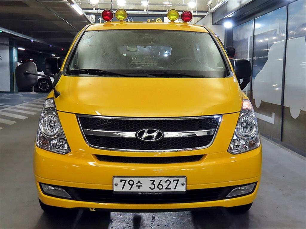 Hyundai Starex 3