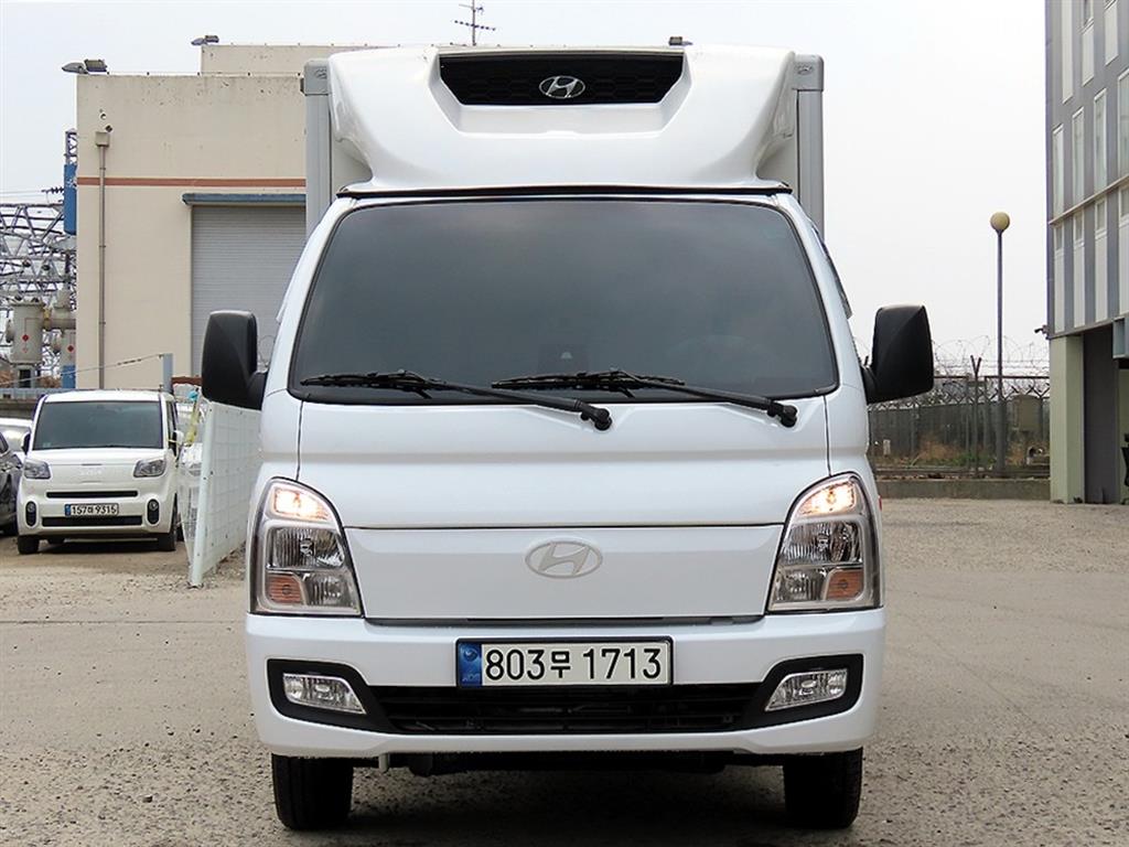 Hyundai Porter Super Cab/ Long Wheelbase Twin Comp