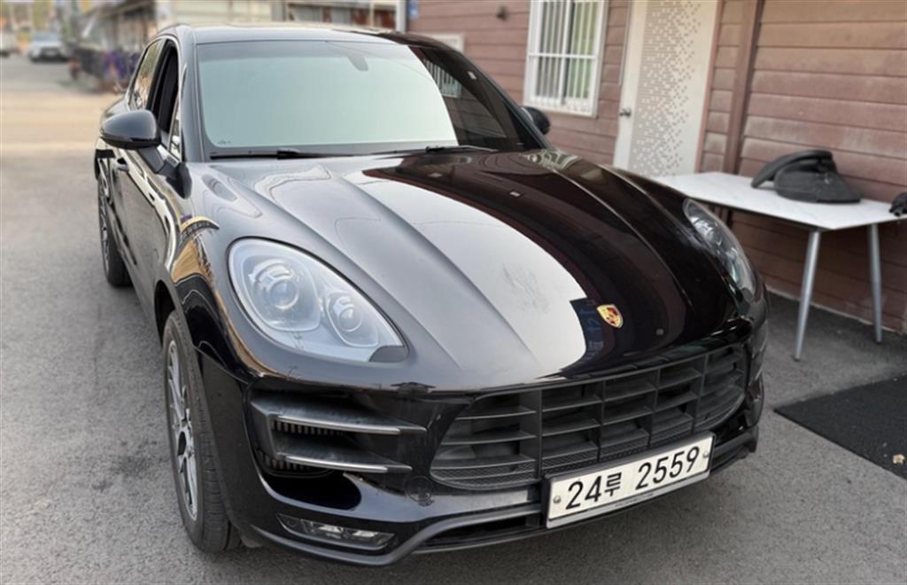 Porsche Macan Gasoline 3.6 Turbo 5