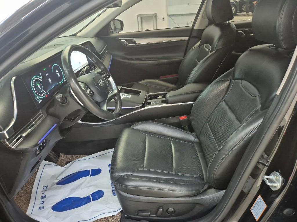 Hyundai Grandeur Premium Choice 10