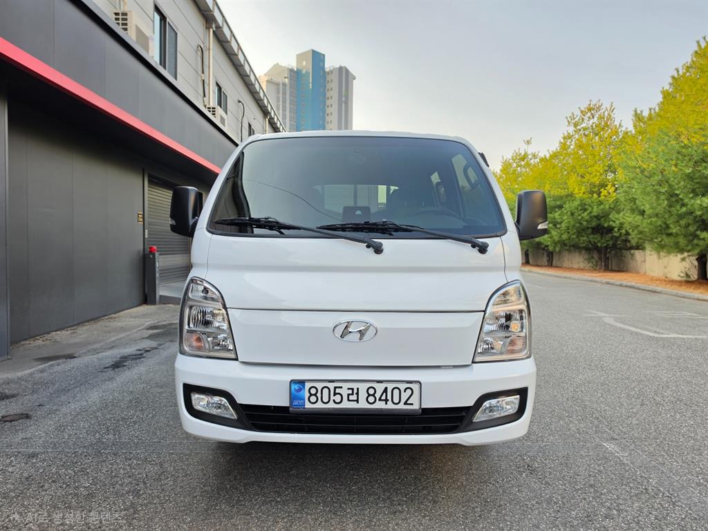 Hyundai Porter 1.0 Ton/ Double Cab/ Long Wheelbase/ CRDi Modern 4