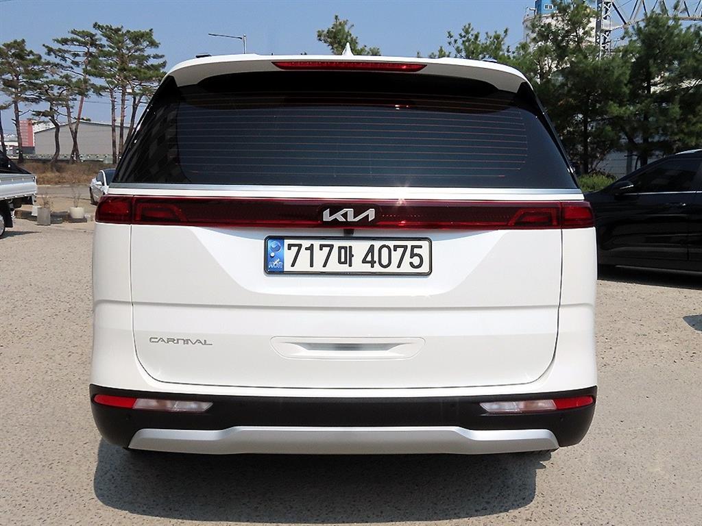 Kia Carnival Gasoline Prestige 5