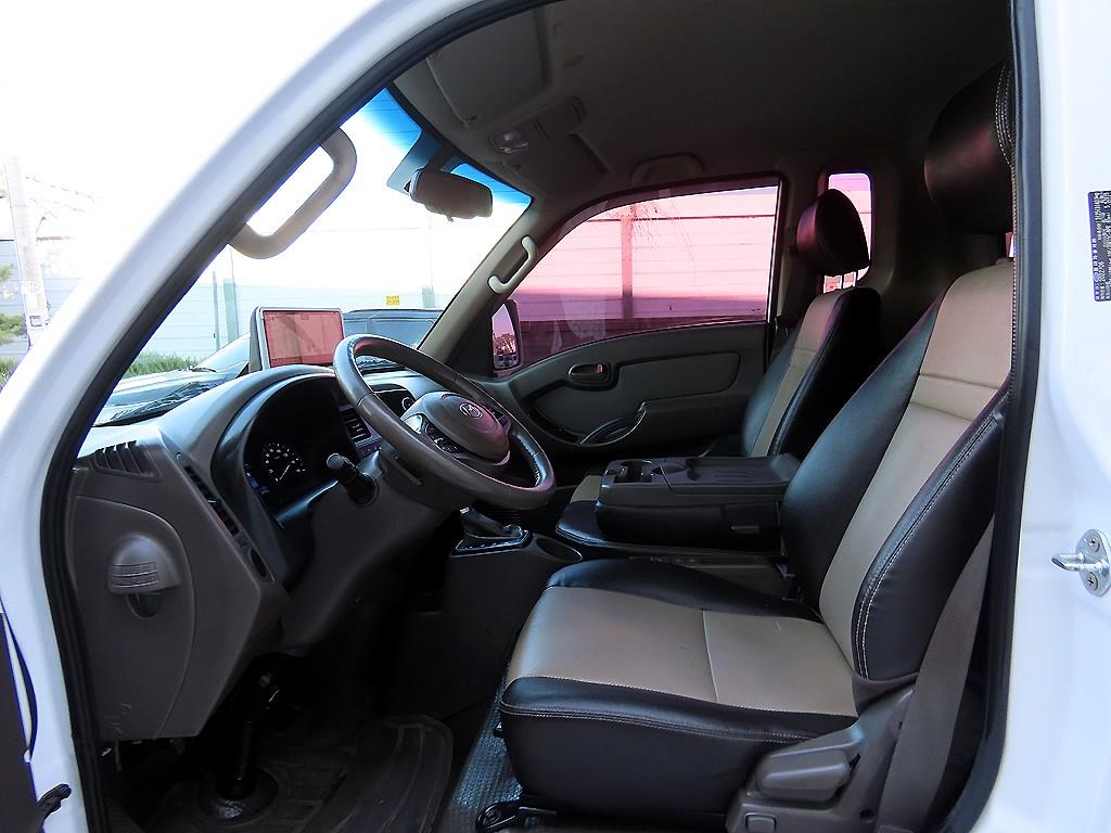 Hyundai Porter 1.0 Ton/ Super Cab/ Long Wheelbase 8