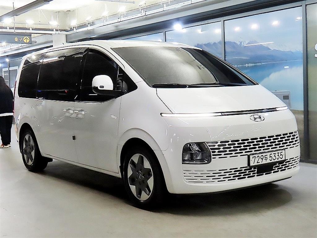 Hyundai Staria 4WD Diesel Tourer Modern