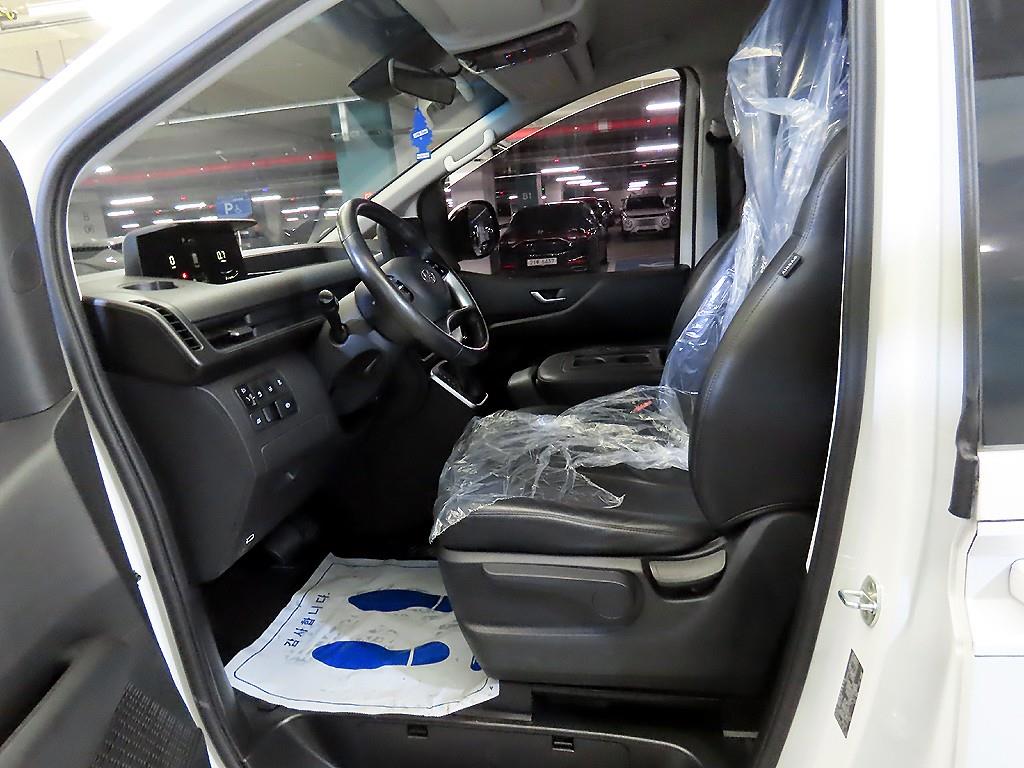 Hyundai Staria 4WD Diesel Tourer Modern 7