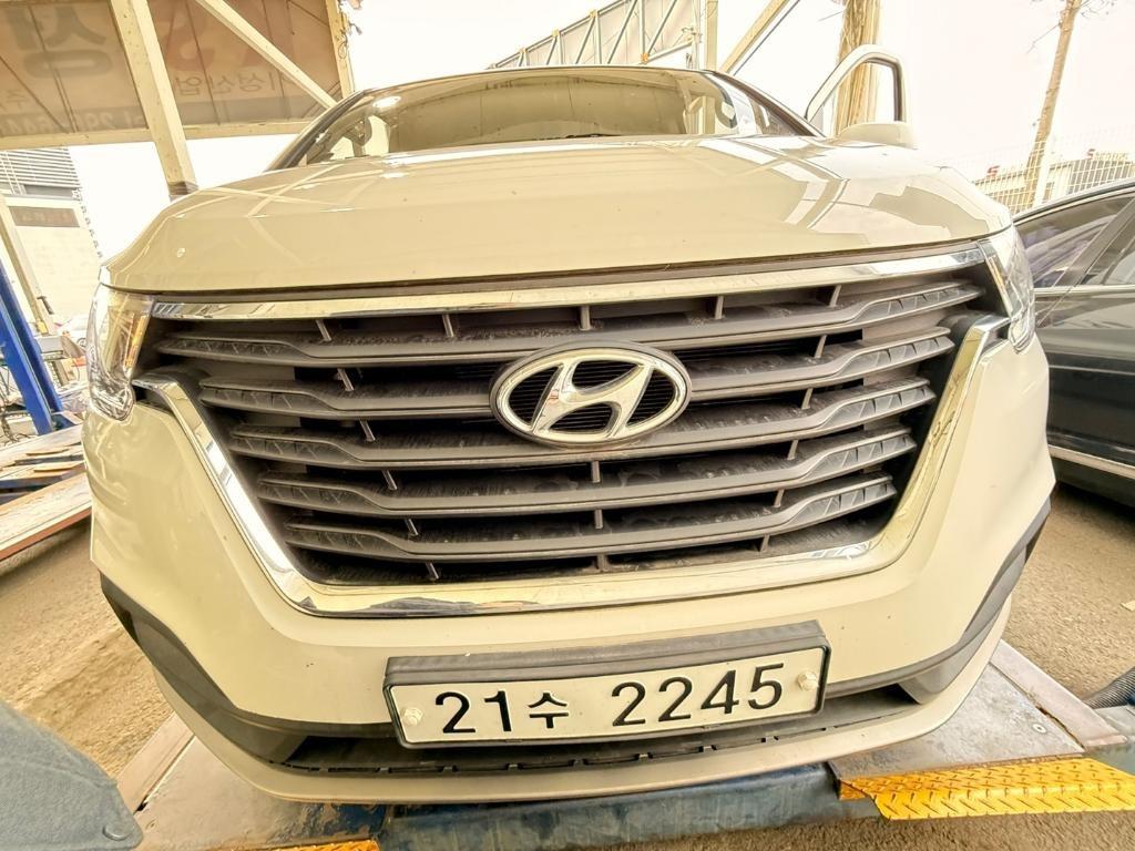 Hyundai Starex 2WD Urban Premium Special 2