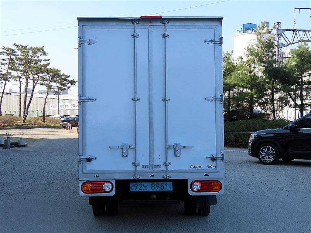 Hyundai Porter 1.0 Ton/ Super Cab/ Long Wheelbase 5