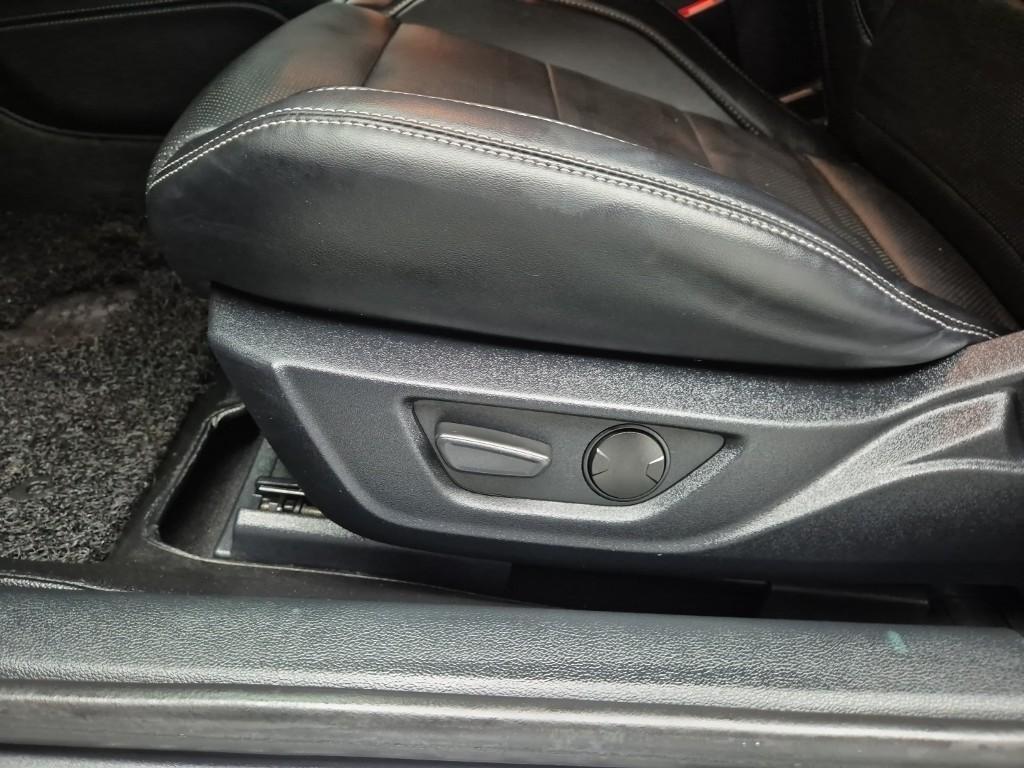 Ford Mustang 2.3 Coupe Premium 8