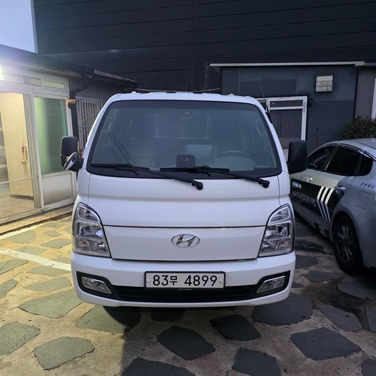 Hyundai Porter 1.0 Ton/ Super Cab/ Long Wheelbase/ CRDi Smart 2