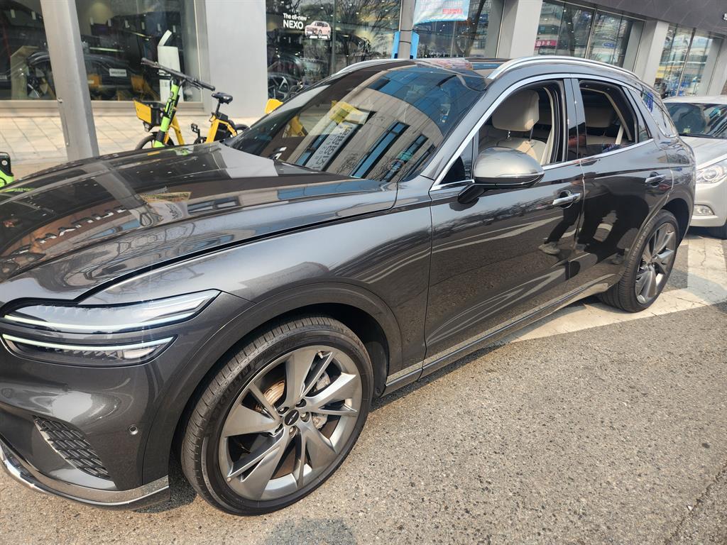 Genesis GV70 Gasoline 2.5T AWD 9