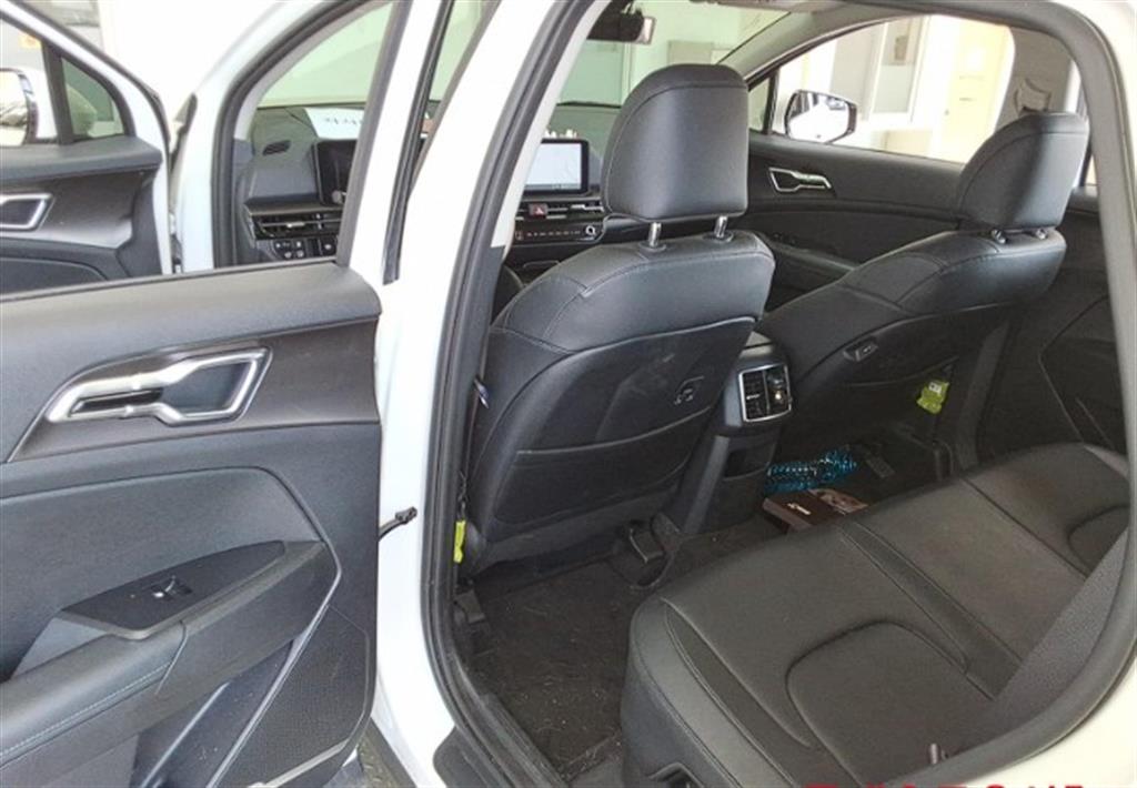 Kia Sportage 1.6 Turbo HEV 2WD Signature 9