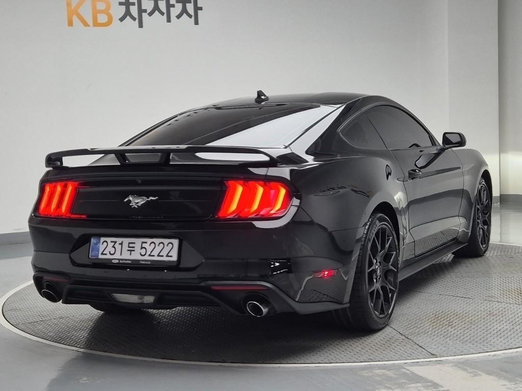 Ford Mustang 2.3 Coupe Premium 5
