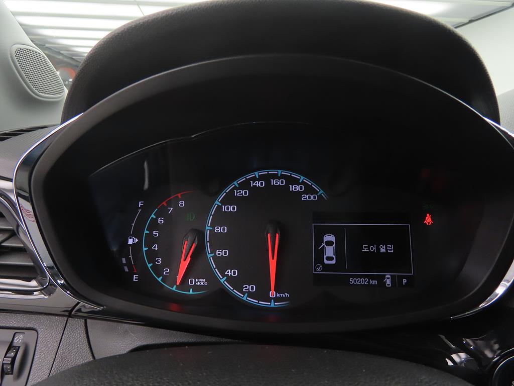 Chevrolet Spark LTZ C-TECH 10