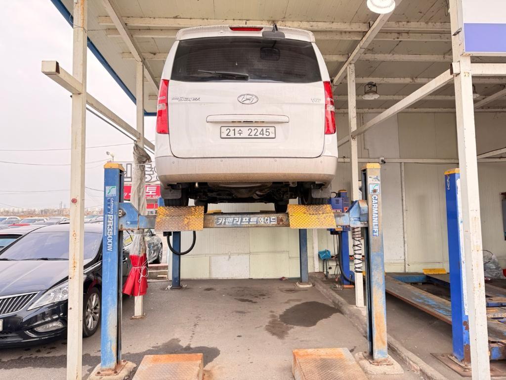 Hyundai Starex 2WD Urban Premium Special 3