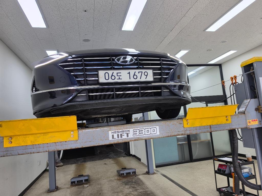 Hyundai Sonata 2.0 Premium 2