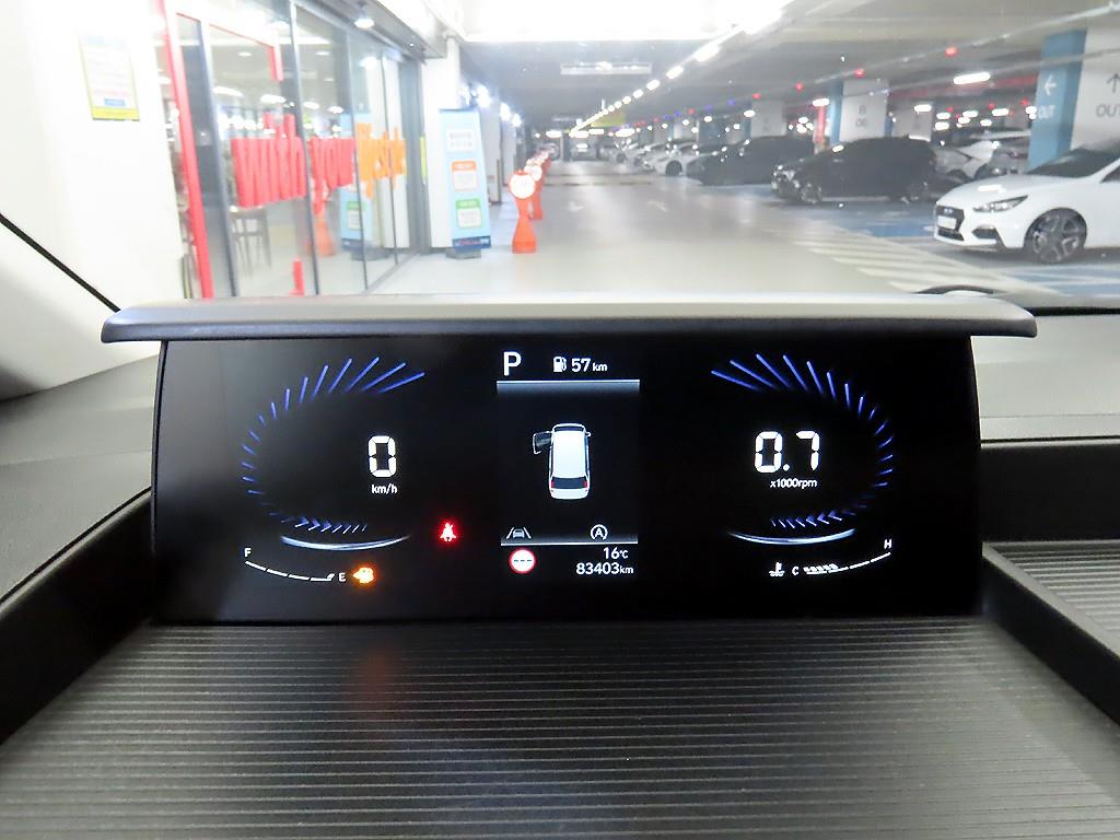 Hyundai Staria 4WD Diesel Tourer Modern 10