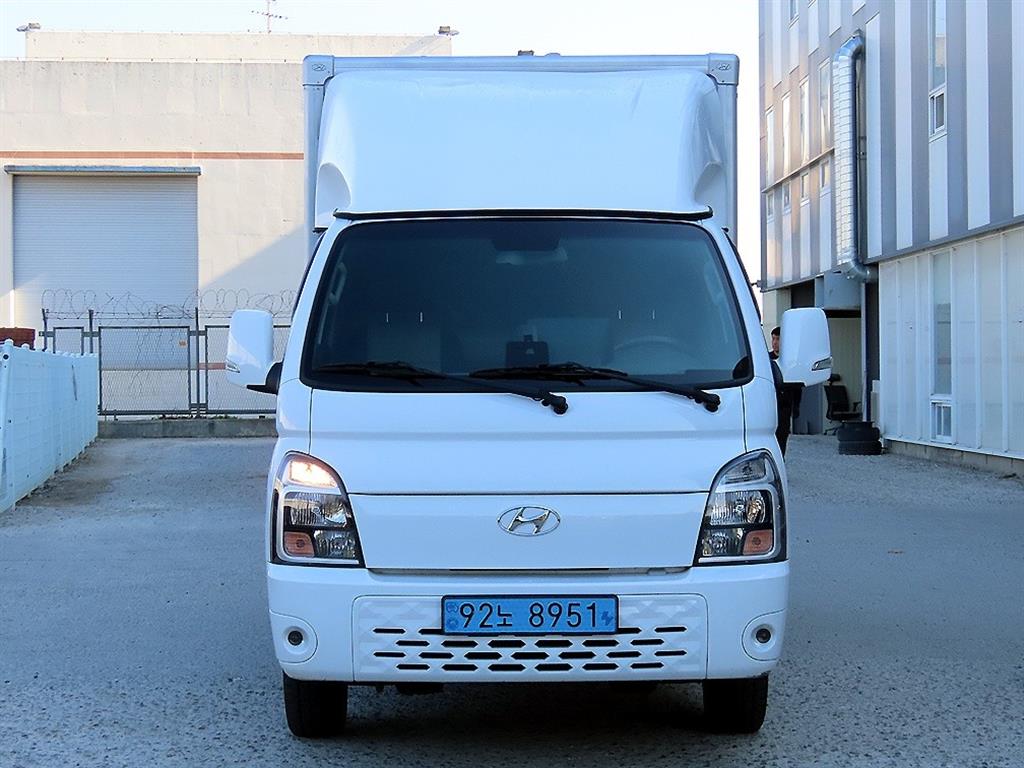 Hyundai Porter 1.0 Ton/ Super Cab/ Long Wheelbase 3