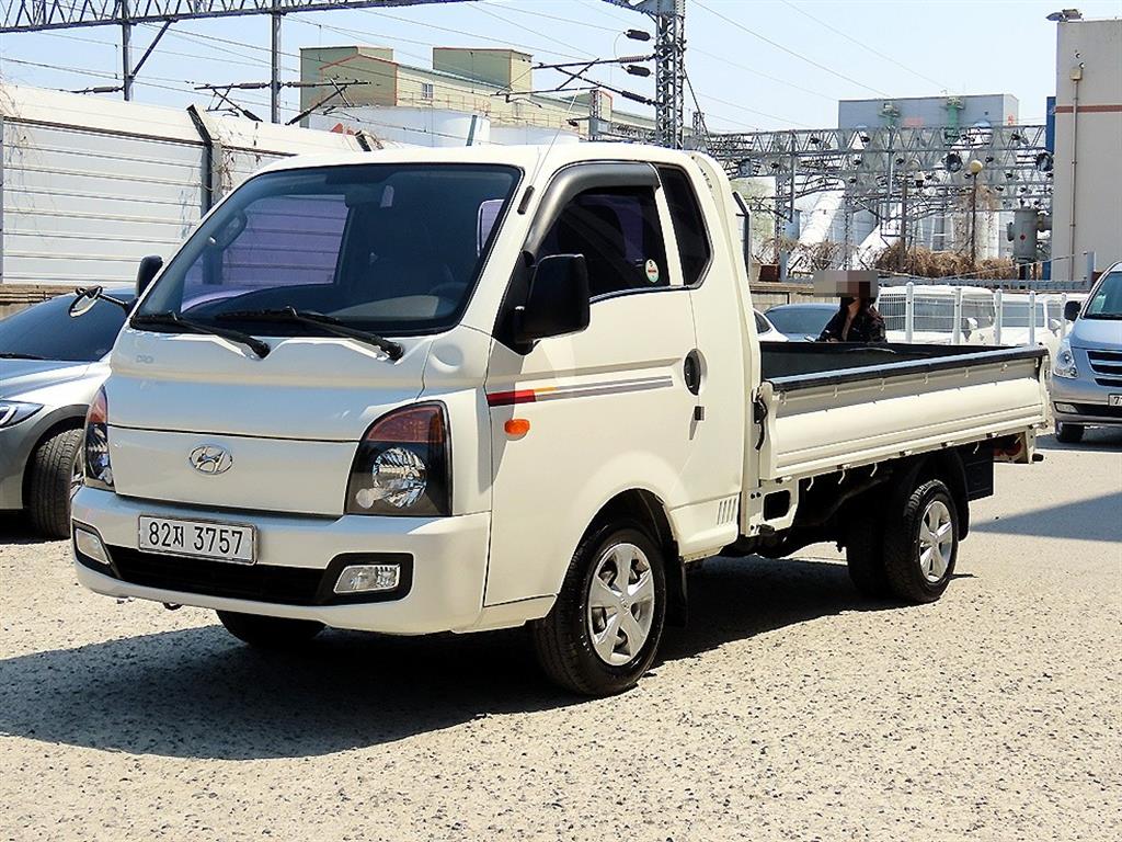 Hyundai Porter 1.0 Ton/ Super Cab/ Long Wheelbase/ CRDi Super 3