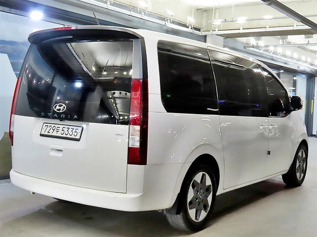 Hyundai Staria 4WD Diesel Tourer Modern 5