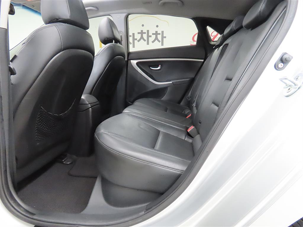 Hyundai i30 1.6 GDI Unique 7