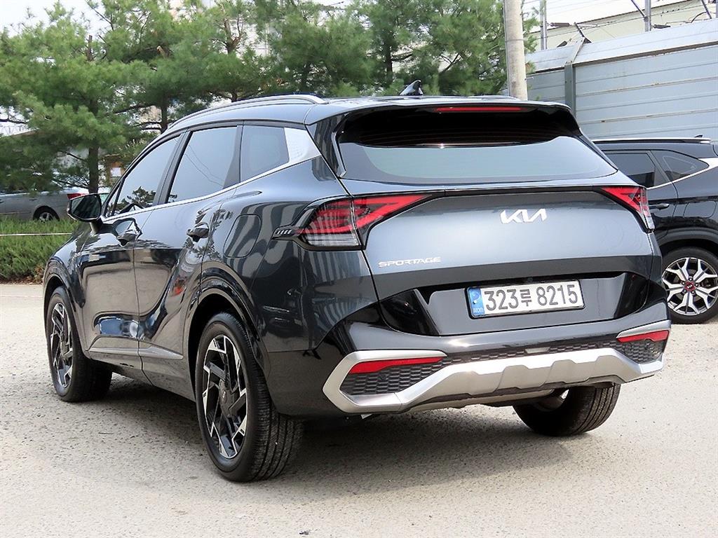 Kia Sportage 1.6 Gasoline 2WD Signature 4