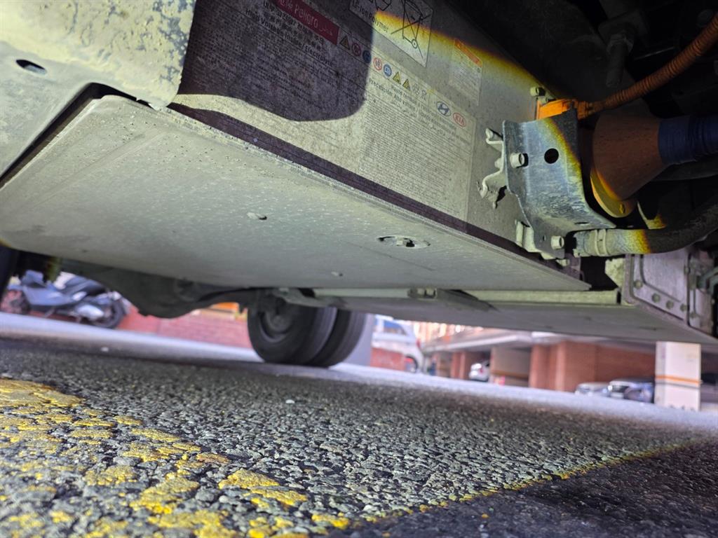 Hyundai Porter 1.0 Ton/ Super Cab/ Long Wheelbase/ Premium Special 9