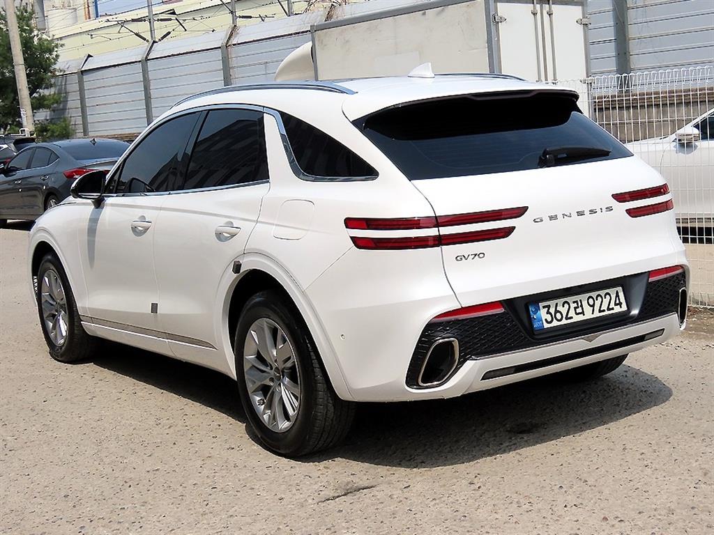 Genesis GV70 2.5T Gasoline 2WD Base Type 4