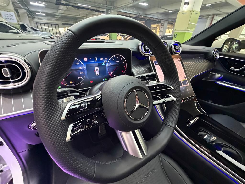 Mercedes-Benz GLC-Class GLC300 4MATIC Coupe AMG Line 10