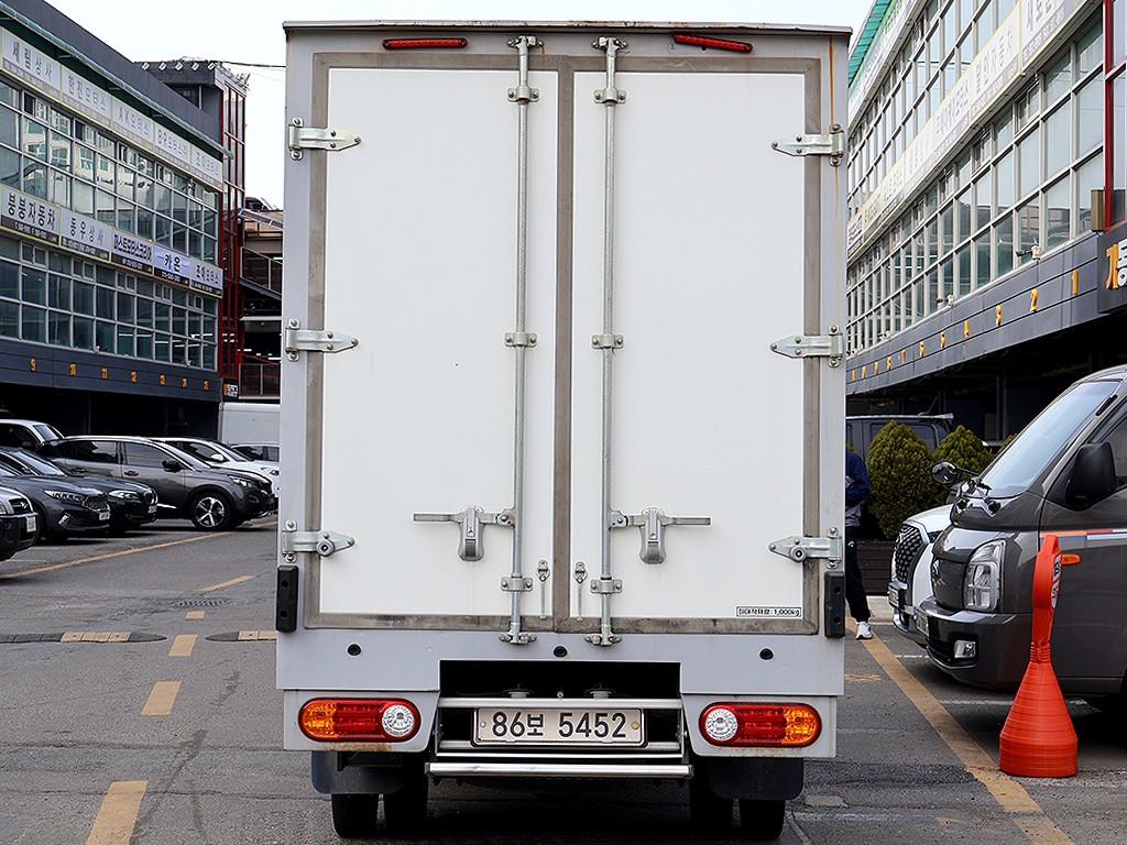 Hyundai Porter 1.0 Ton/ Super Cab/ Long Wheelbase 4