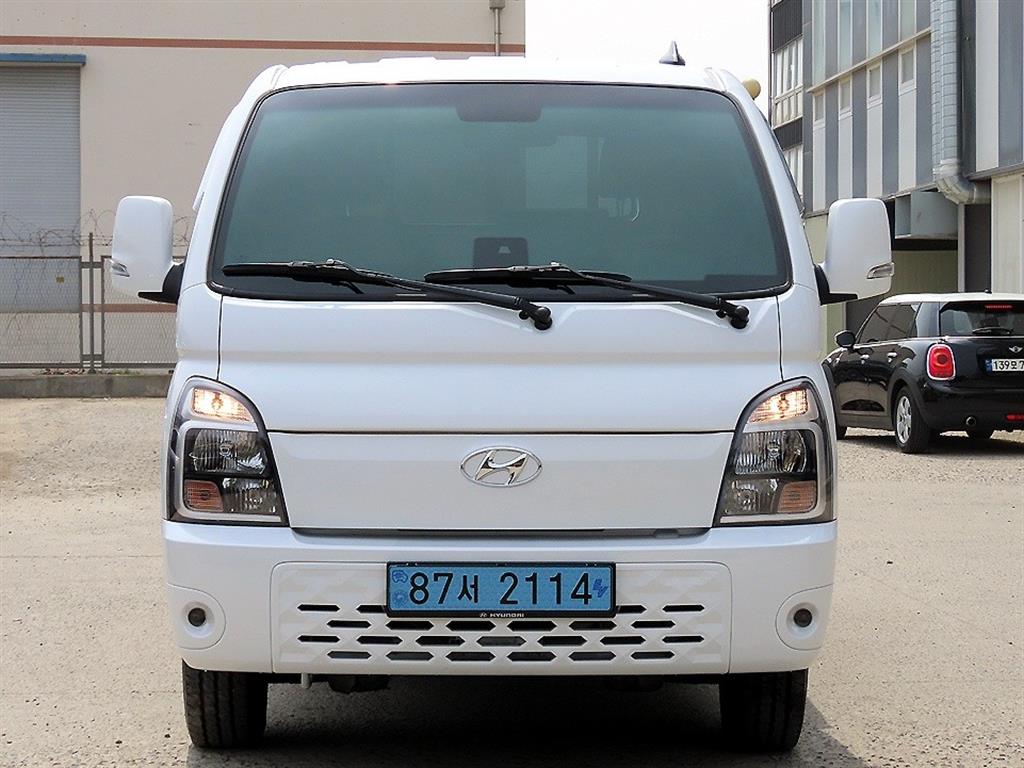 Hyundai Porter 1.0 Ton/ Super Cab/ Long Wheelbase/ Premium Special 2