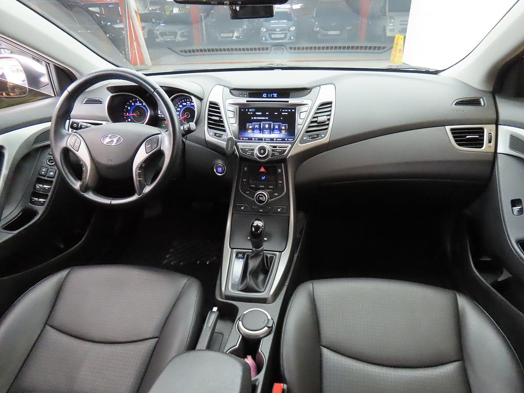 Hyundai Avante 1.6 LPI Modern 6