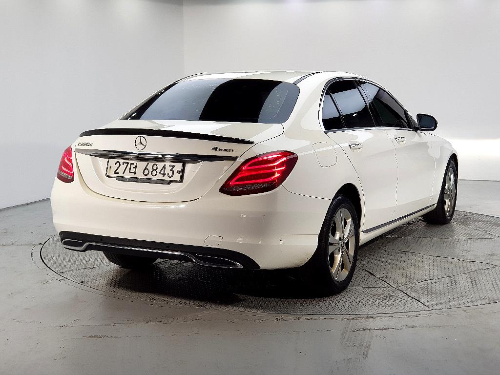 Mercedes-Benz C-Class C220 d 4MATIC 5