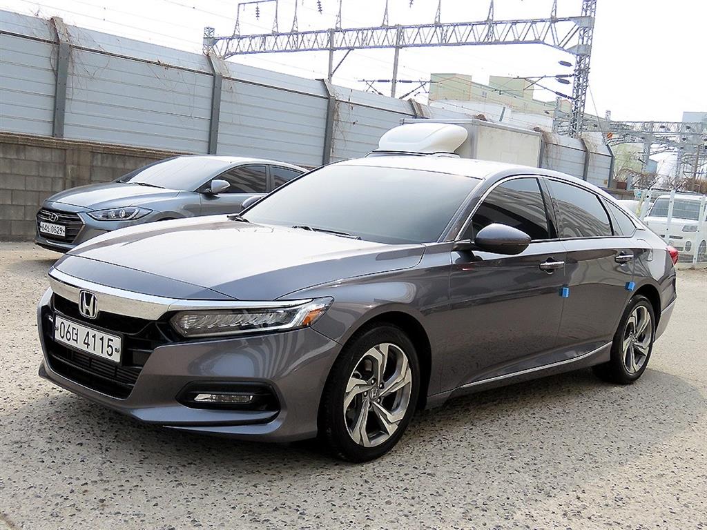 Honda Accord 1.5 Turbo 3