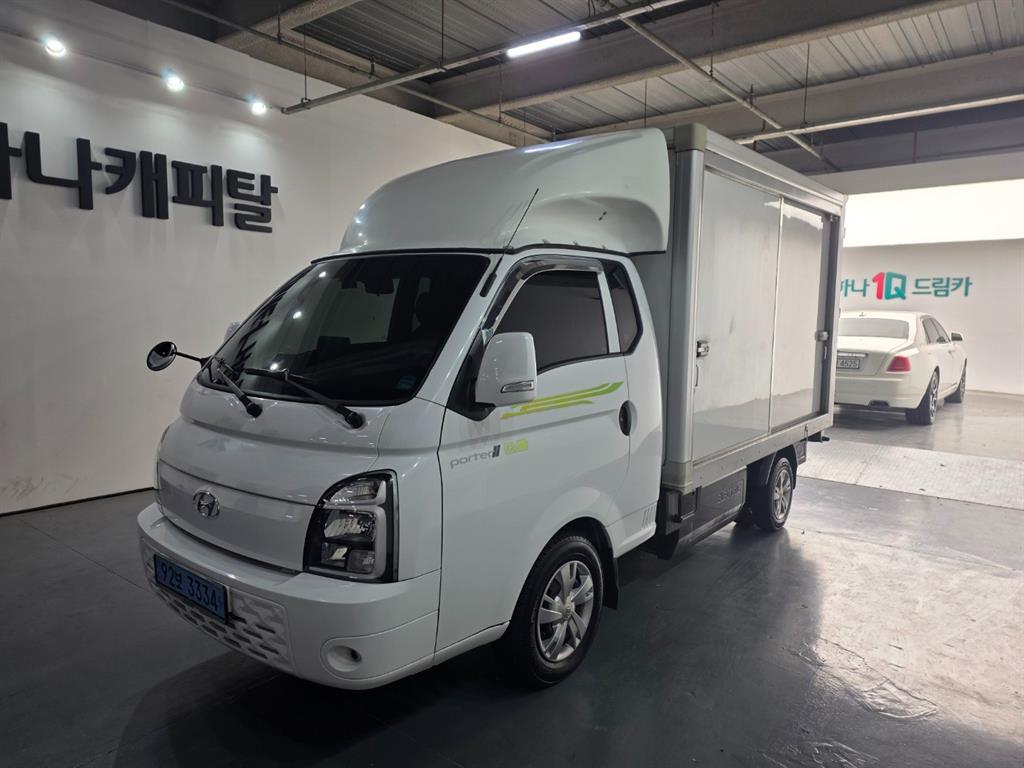 Hyundai Porter 1.0 Ton/ Super Cab/ Long Wheelbase 2