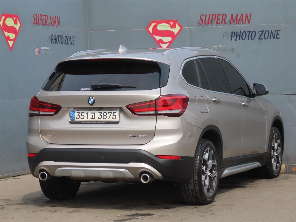 BMW X1 xDrive 20i xLine Special Edition 4