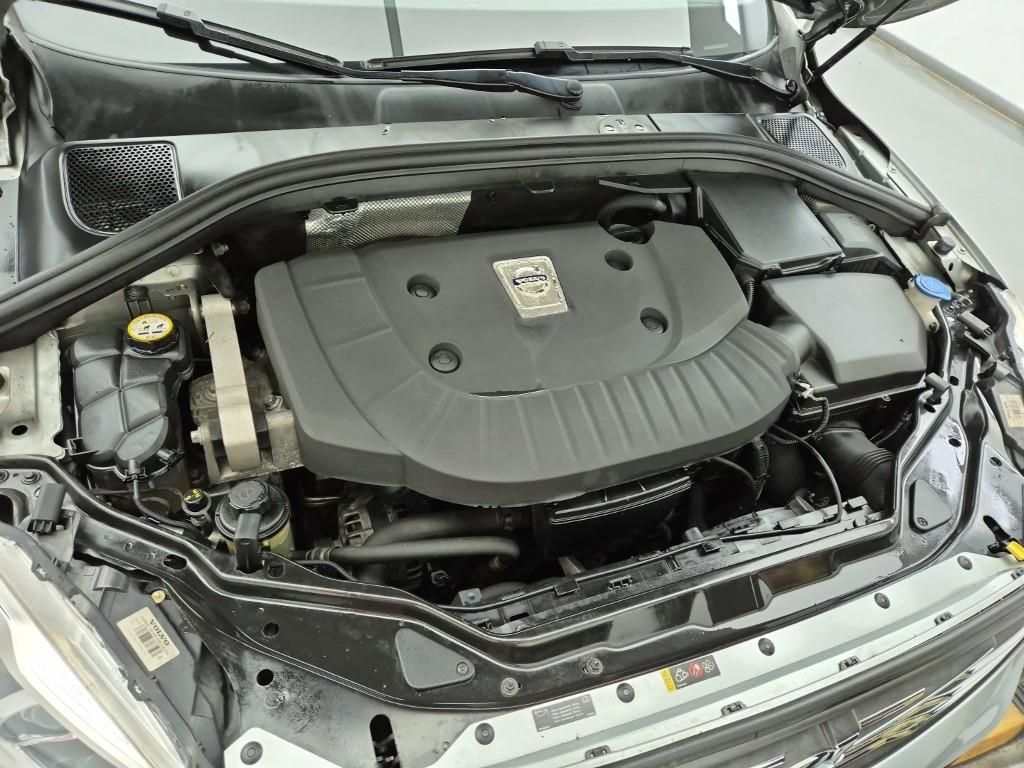 Volvo XC60 D5 AWD 7