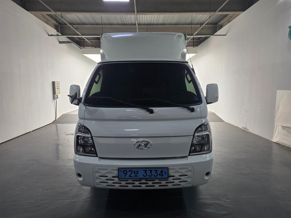 Hyundai Porter 1.0 Ton/ Super Cab/ Long Wheelbase 3