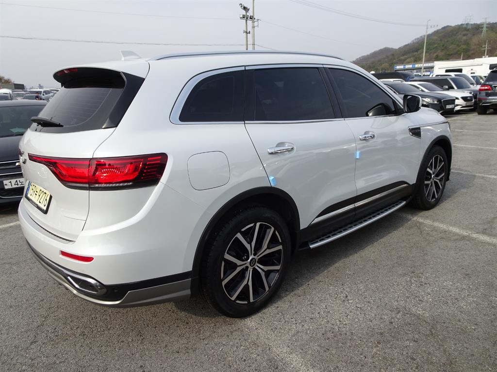 Renault QM6 Gasoline 2.0 GDe RE Signature 2WD 5