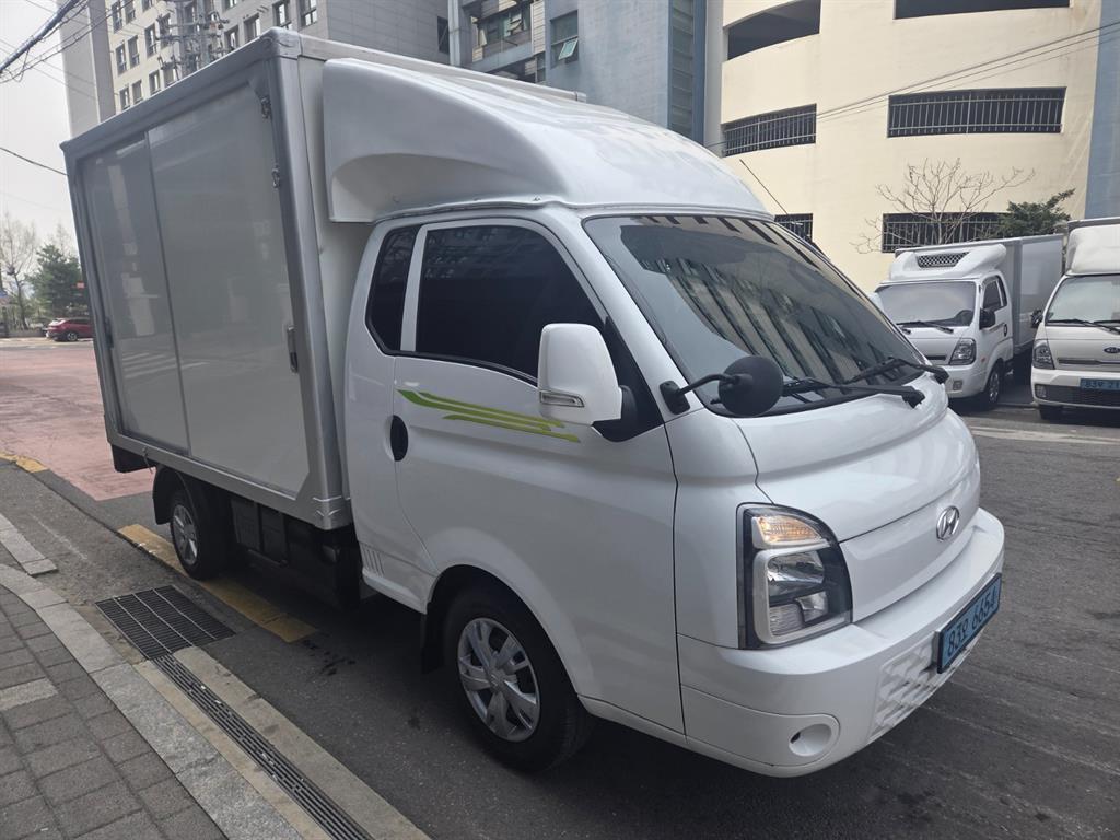 Hyundai Porter 1.0 Ton/ Super Cab/ Long Wheelbase 9