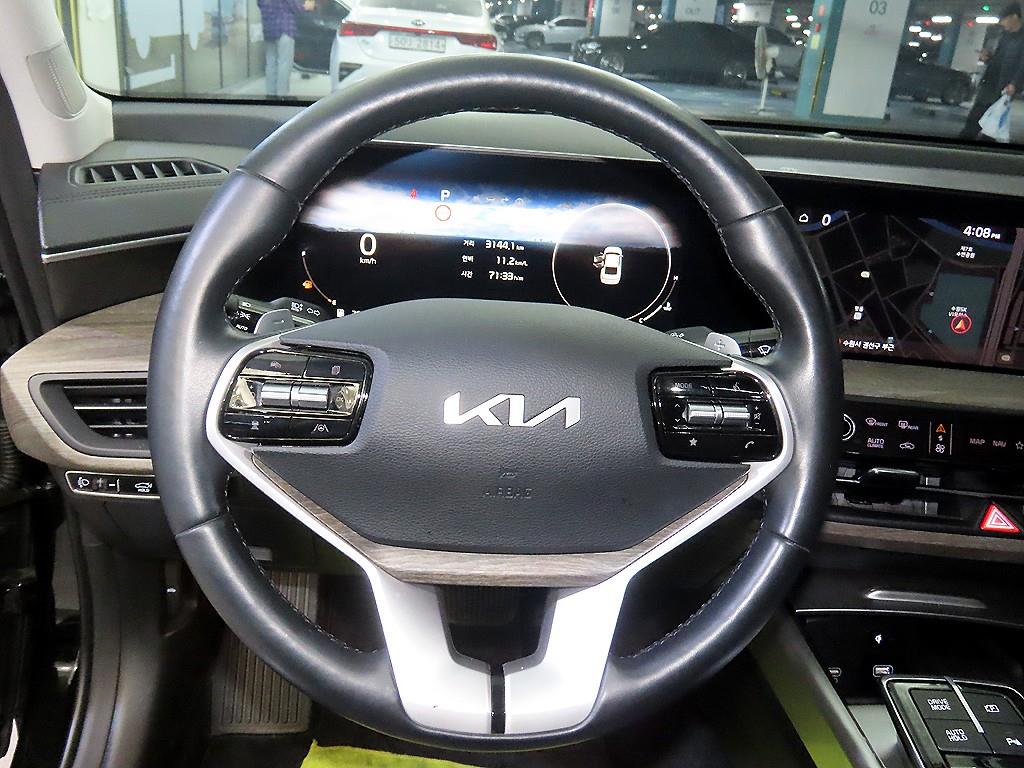 Kia K8 2.5 2WD Noblesse 9