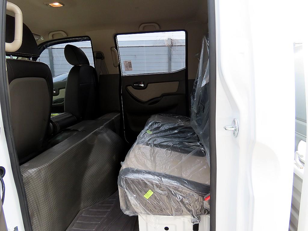 Hyundai Porter Super Cab/ Long Wheelbase/ 2WD Premium 8