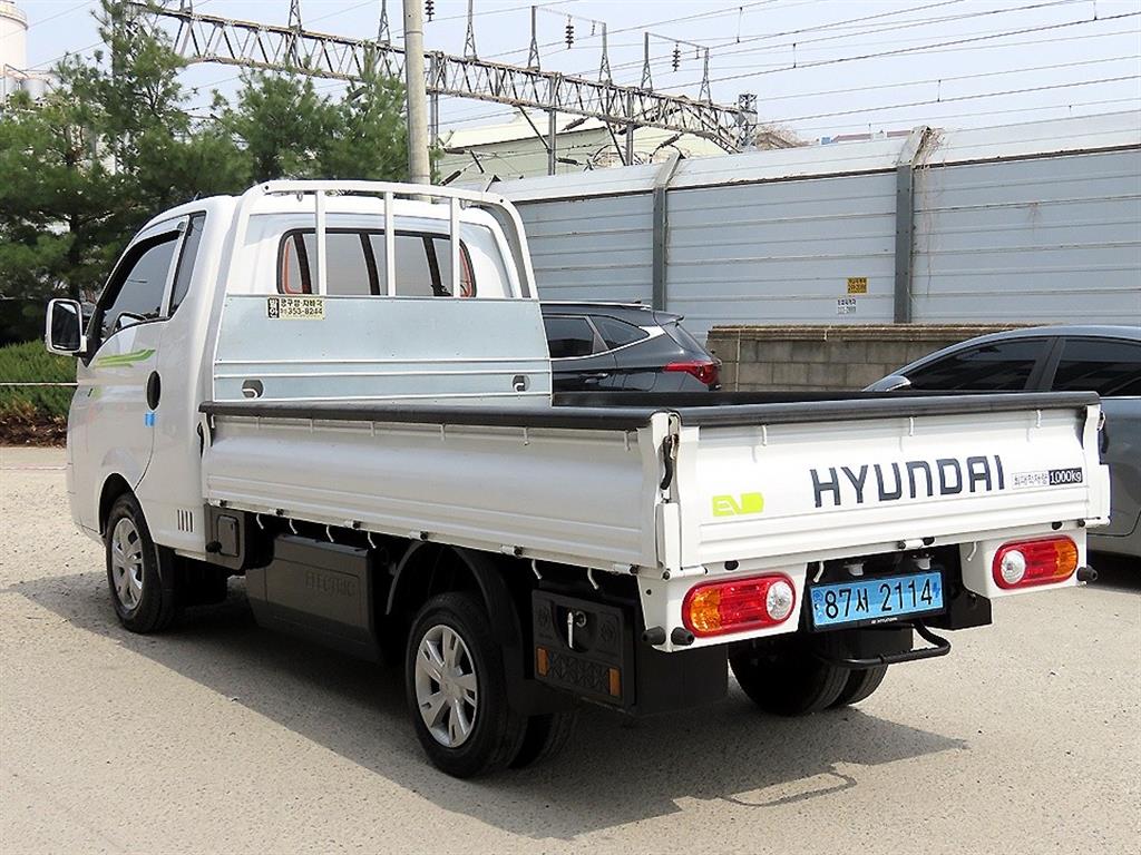Hyundai Porter 1.0 Ton/ Super Cab/ Long Wheelbase/ Premium Special 4