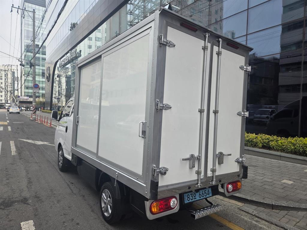 Hyundai Porter 1.0 Ton/ Super Cab/ Long Wheelbase 5