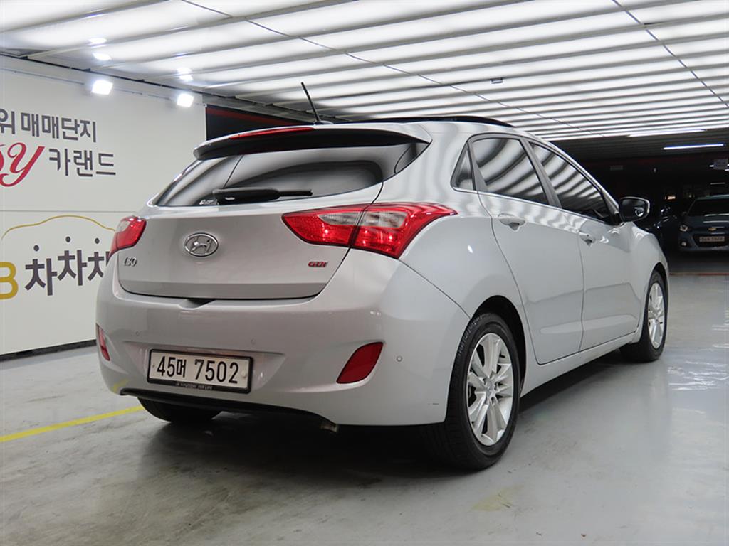 Hyundai i30 1.6 GDI Unique 5