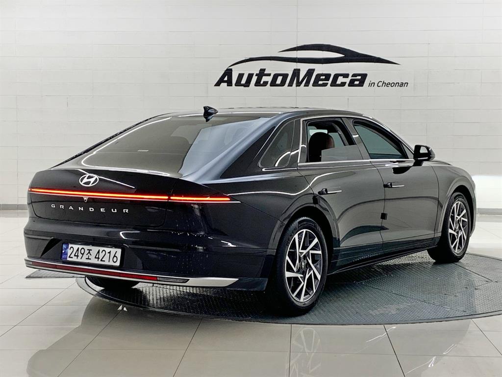 Hyundai Grandeur Premium 3