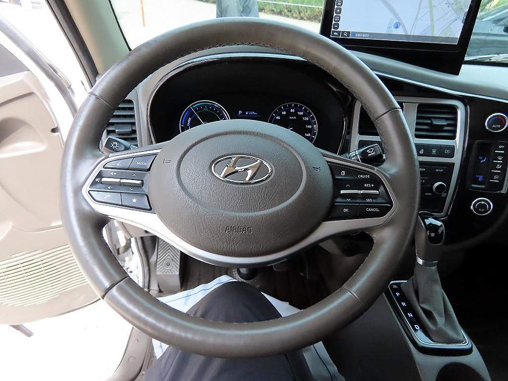 Hyundai Porter 1.0 Ton/ Super Cab/ Long Wheelbase/ Premium Special 9