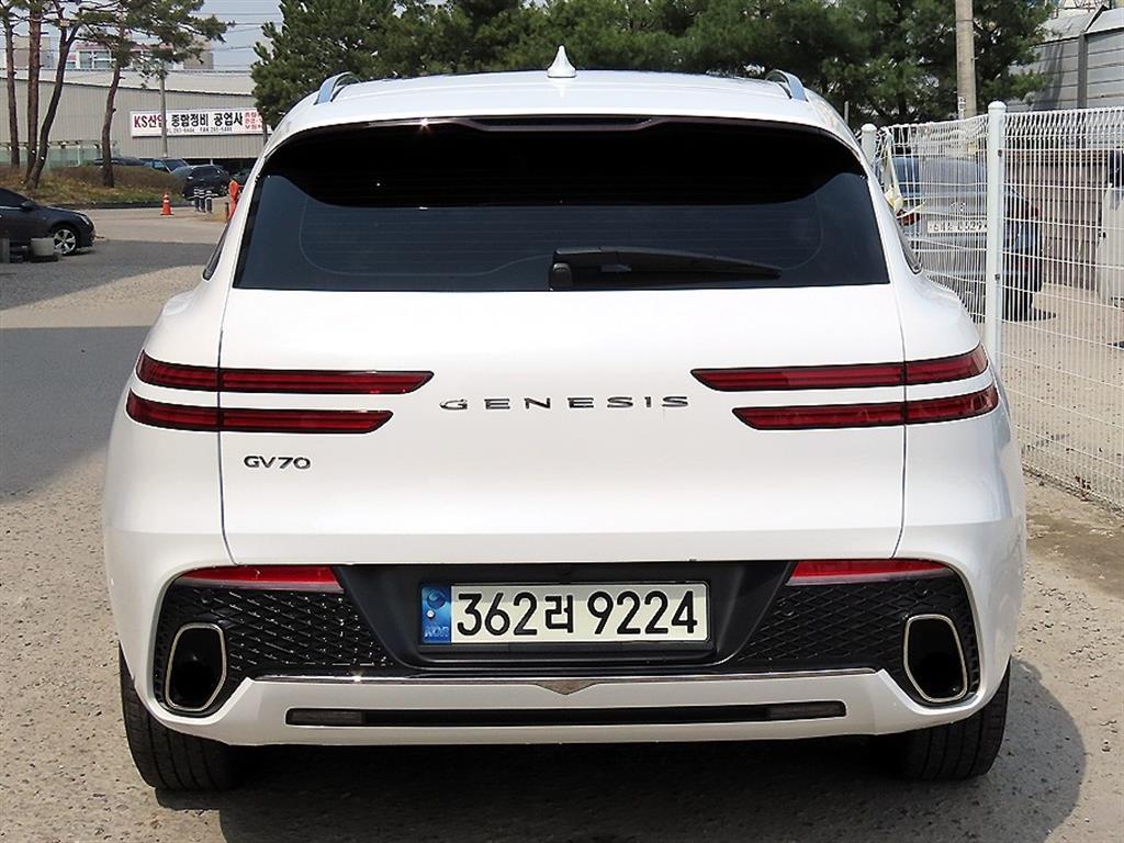 Genesis GV70 2.5T Gasoline 2WD Base Type 5