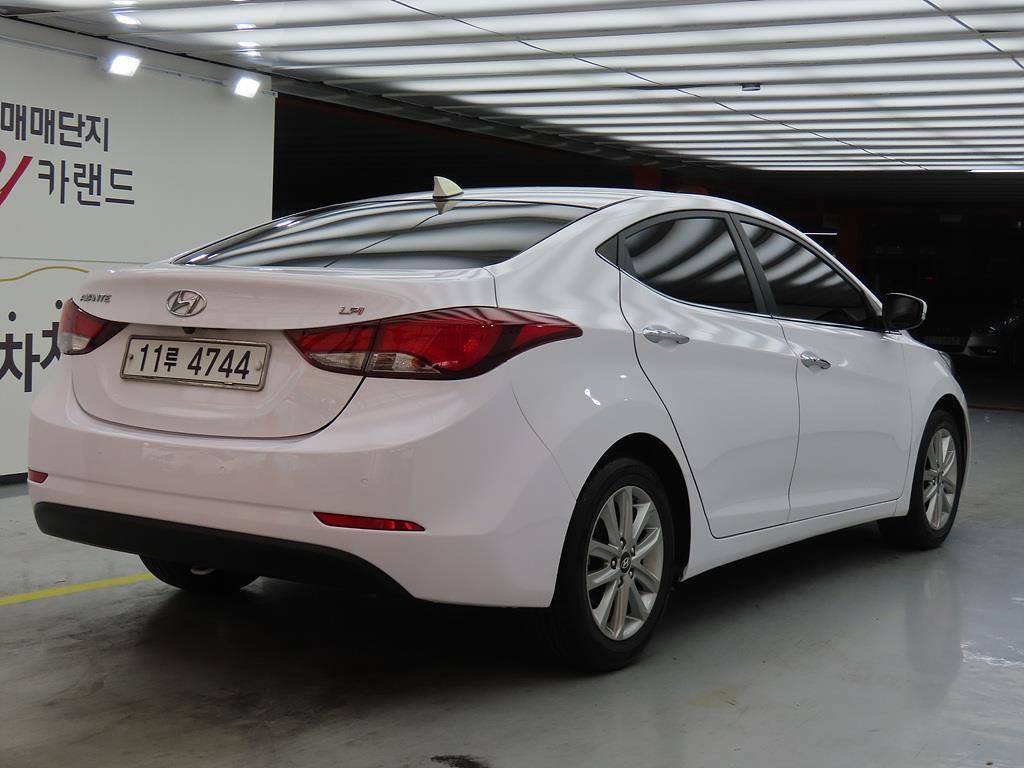 Hyundai Avante 1.6 LPI Modern 5