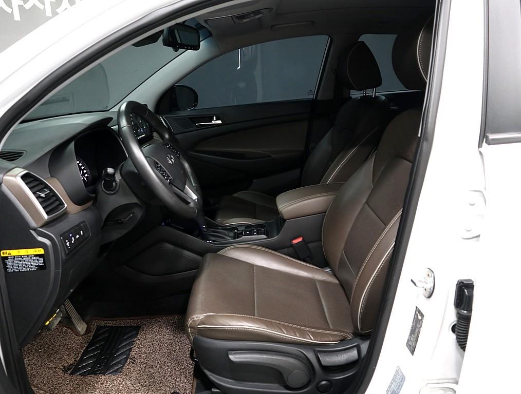 Hyundai Tucson 1.6T 2WD Modern 10