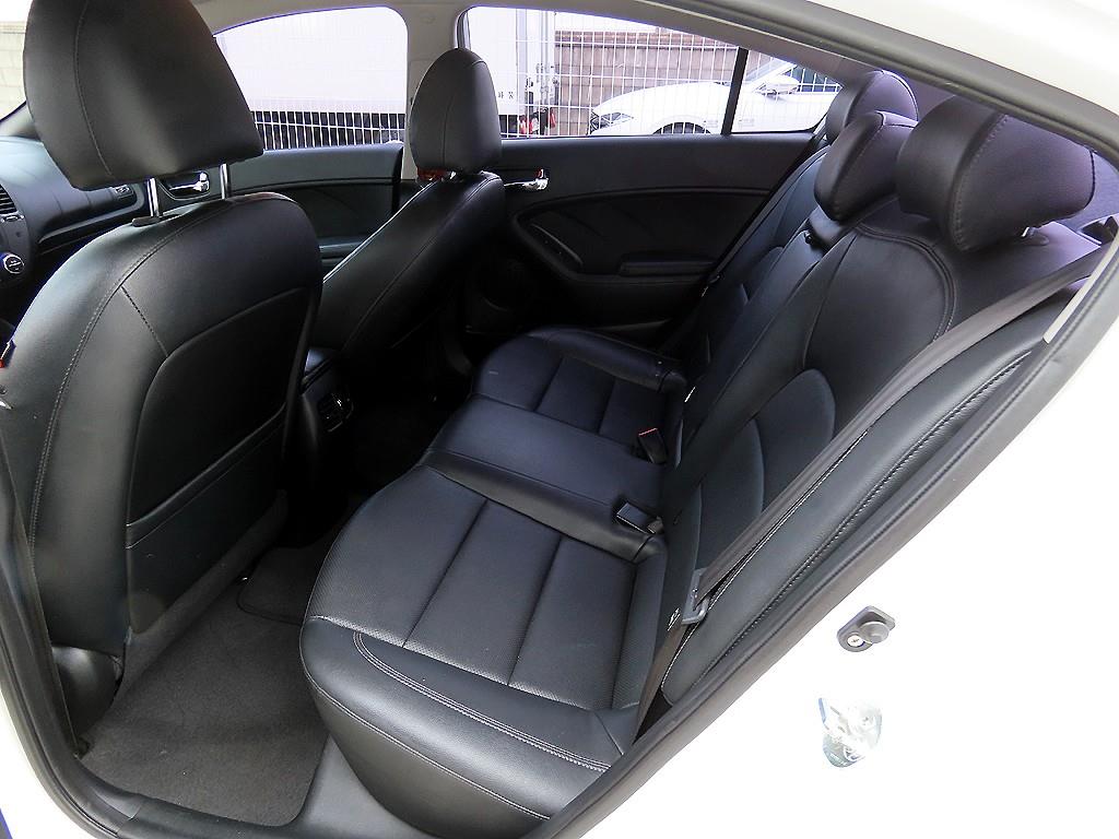 Kia K3 1.6 GDI Prestige 7